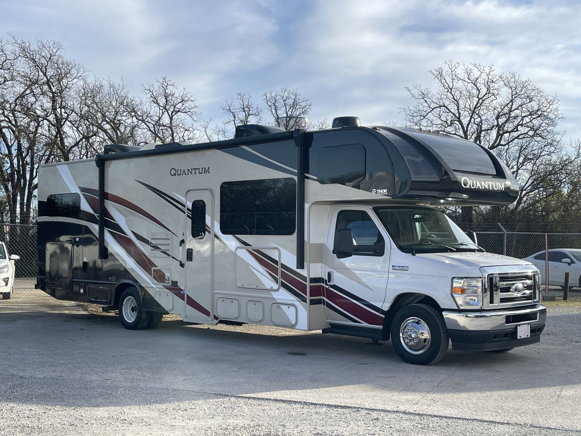 Used 2022 Thor Motor Coach Quantum 31LF available in Corinth, Texas