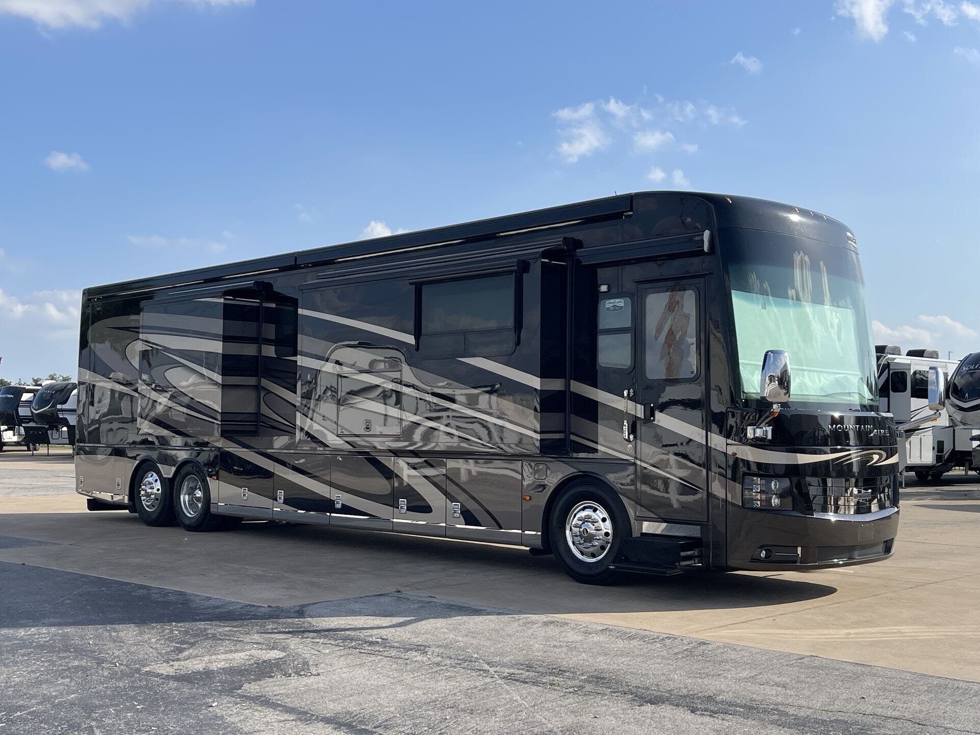 Used 2016 Newmar Mountain Aire 4519 available in Corinth, Texas