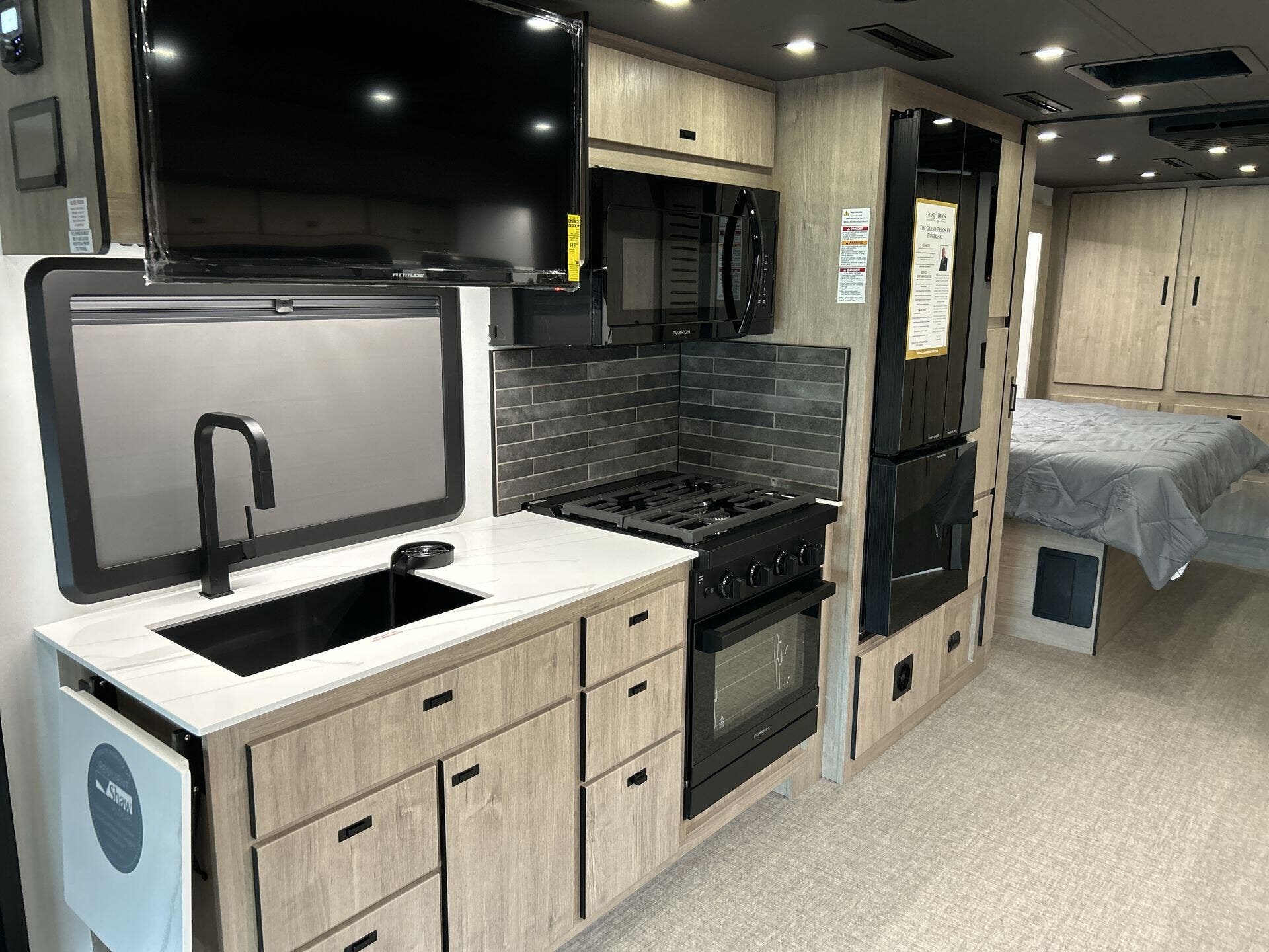 New 2026 Grand Design Lineage 31ZW available in Oklahoma City, Oklahoma