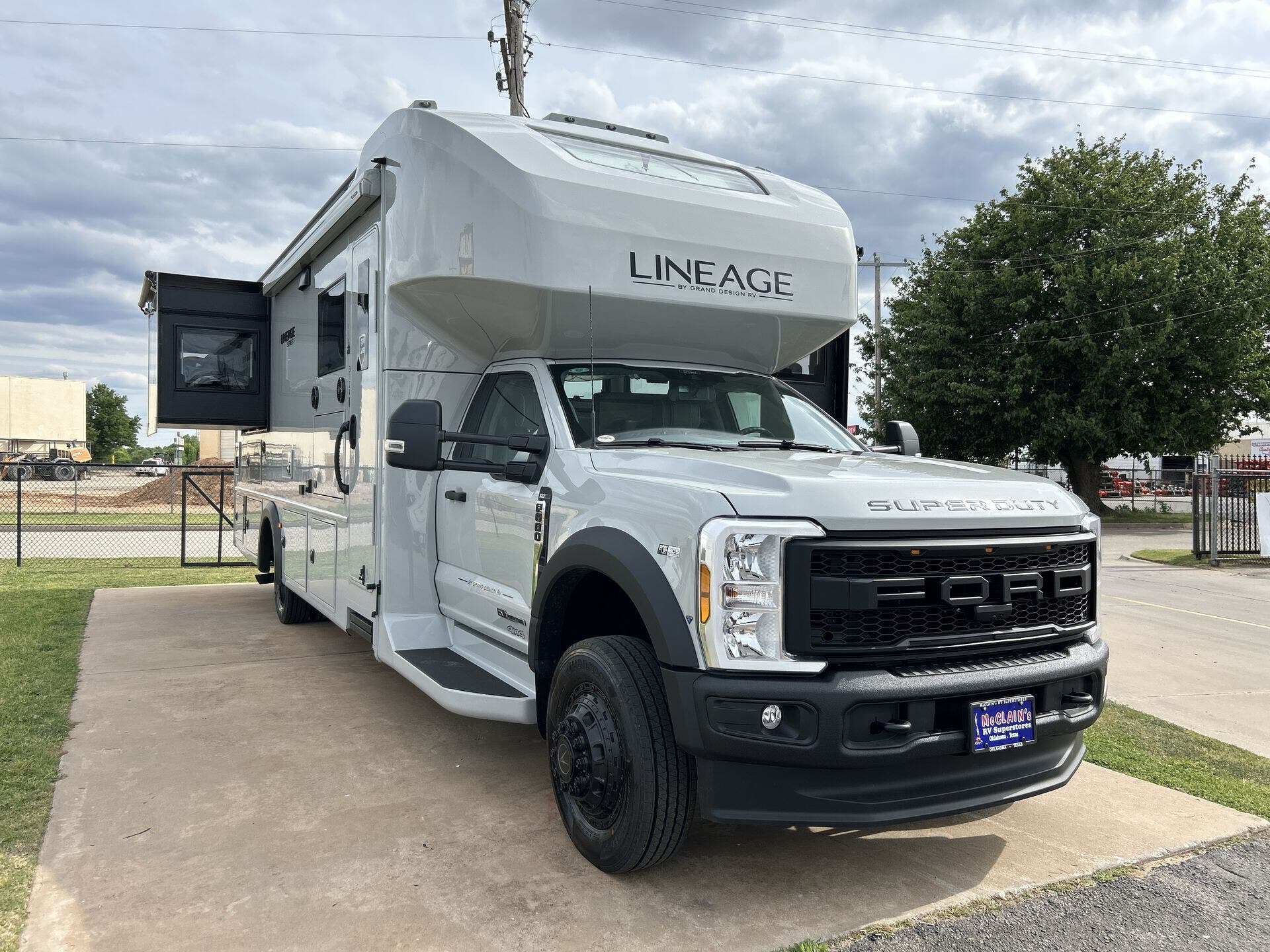 New 2026 Grand Design Lineage 31ZW available in Oklahoma City, Oklahoma