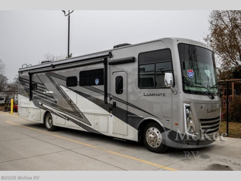 New 2026 Thor Motor Coach Luminate CC35 available in Perry, Iowa