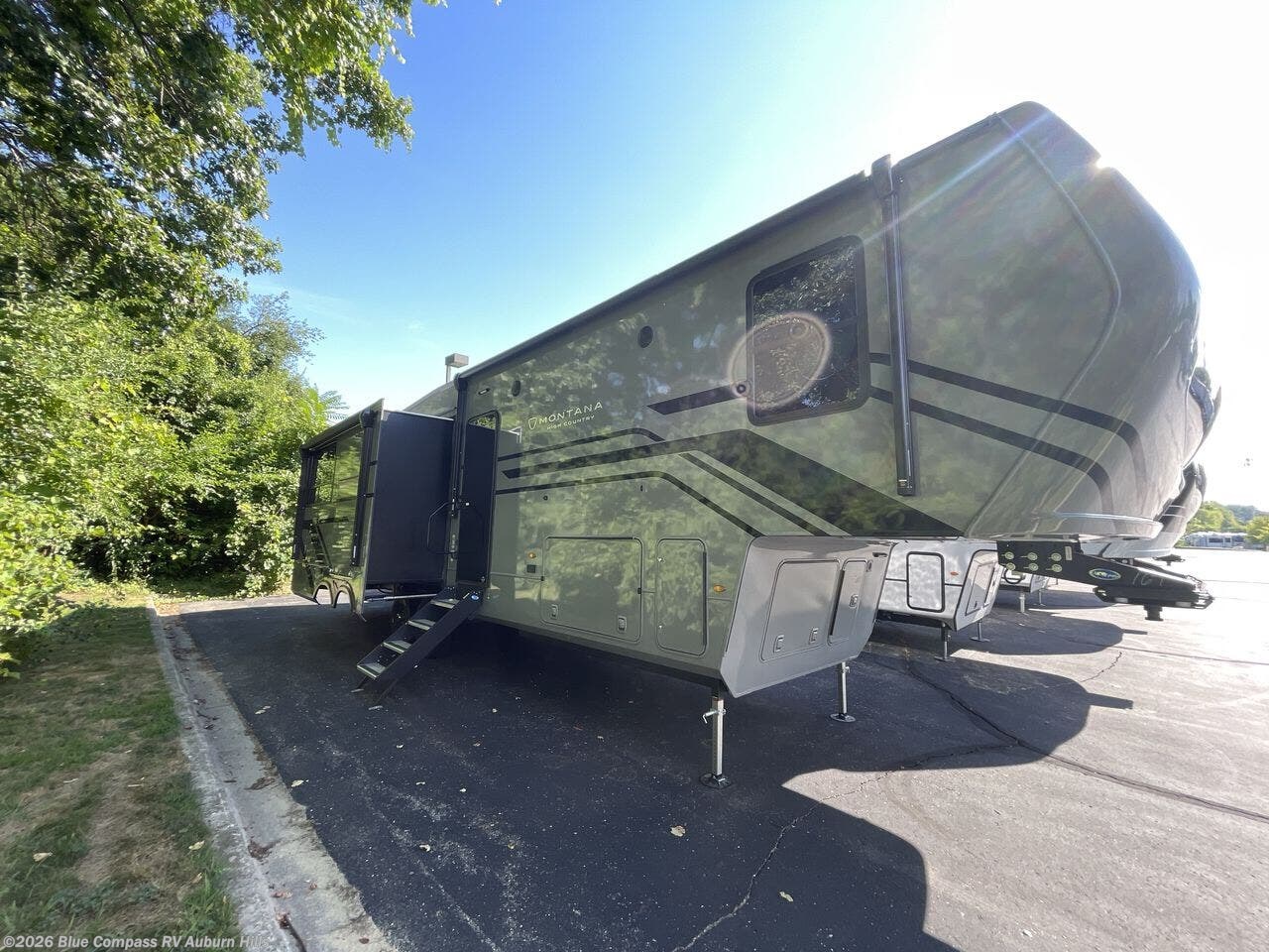 New 2026 Keystone Montana High Country 325RK available in Auburn Hills, Michigan
