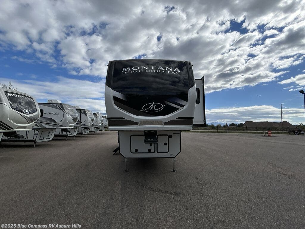 New 2025 Keystone Montana High Country 331RL available in Auburn Hills, Michigan