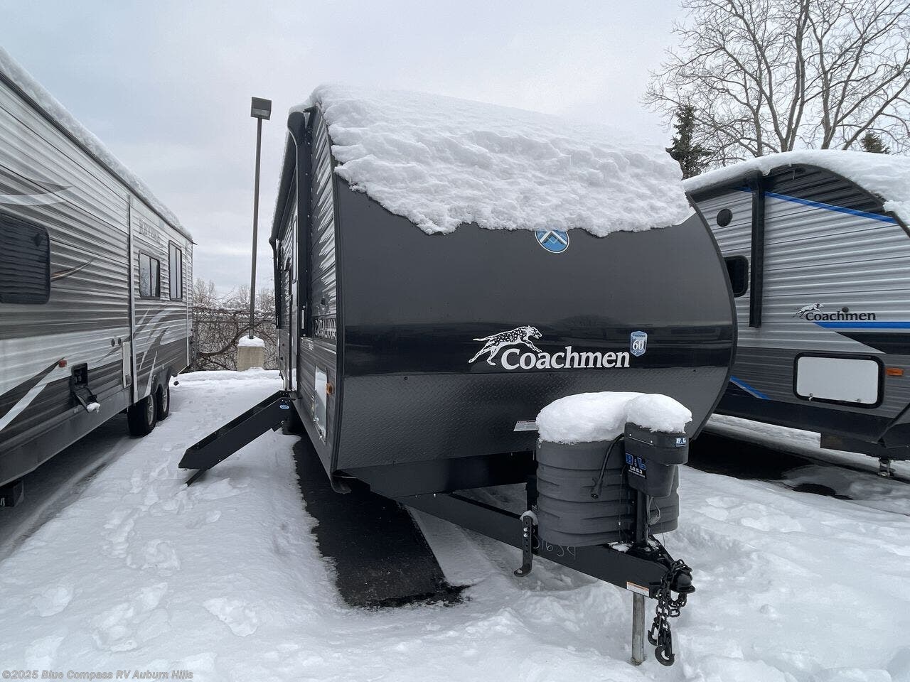 Used 2024 Coachmen Catalina Legacy Edition 293QBCK available in Auburn Hills, Michigan