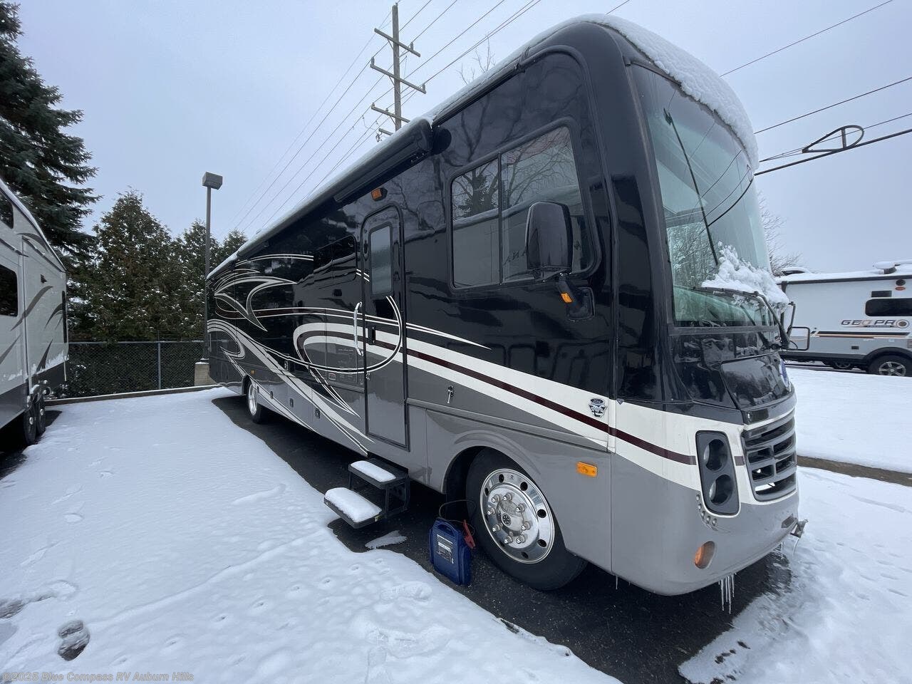Used 2019 Holiday Rambler Vacationer 36F available in Auburn Hills, Michigan