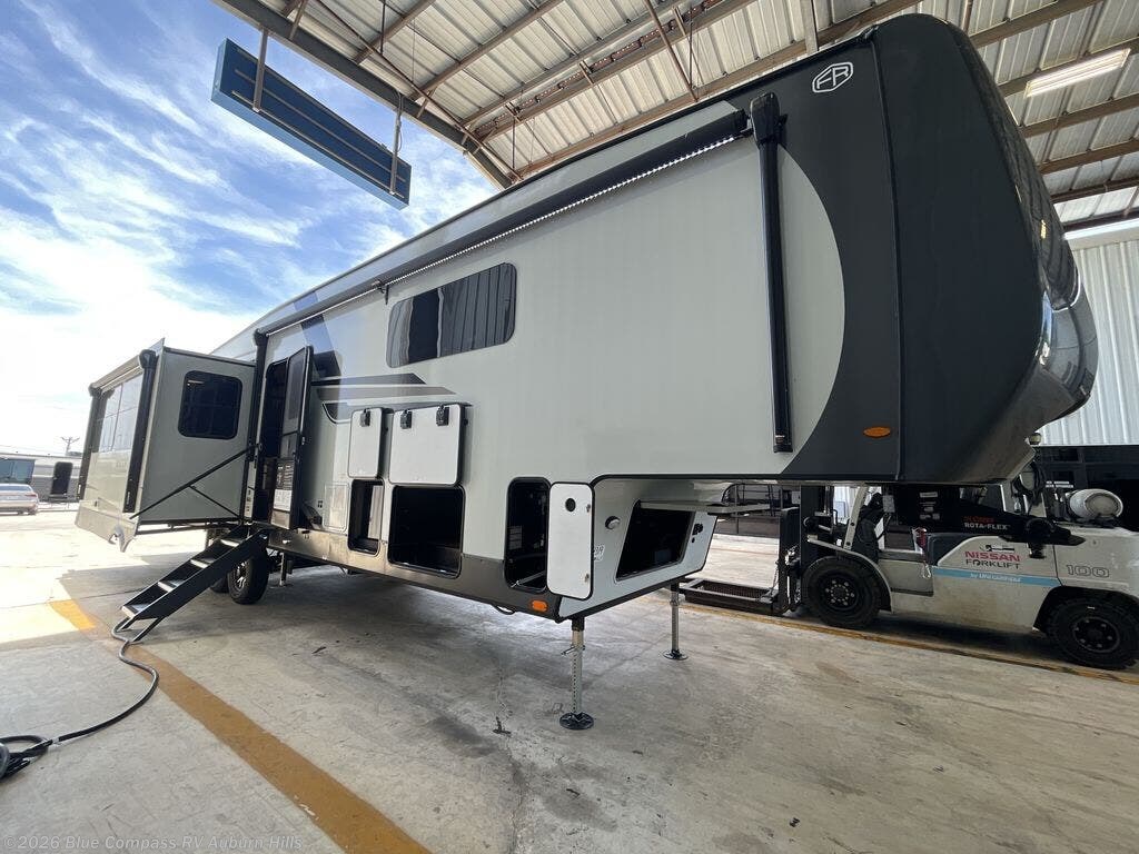 New 2027 Forest River Rockwood Signature 401SFB available in Auburn Hills, Michigan
