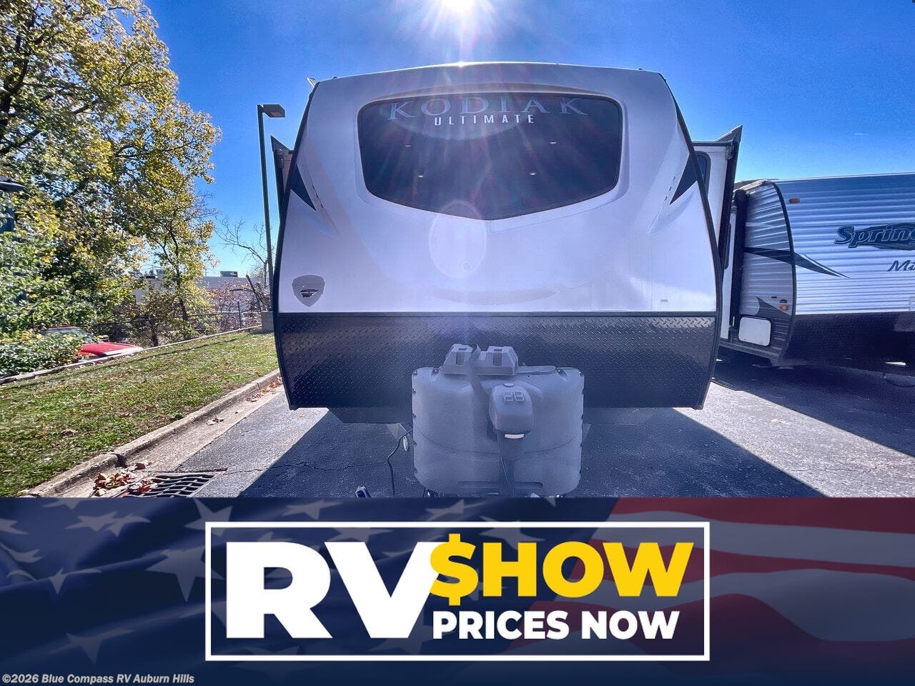 Used 2021  Dutchmen Kodiak 3371FLSL by Dutchmen from Blue Compass RV Auburn Hills in Auburn Hills, MI