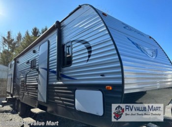 Used 2017 CrossRoads Zinger Z1 Series ZR328SB available in Willow Street, Pennsylvania