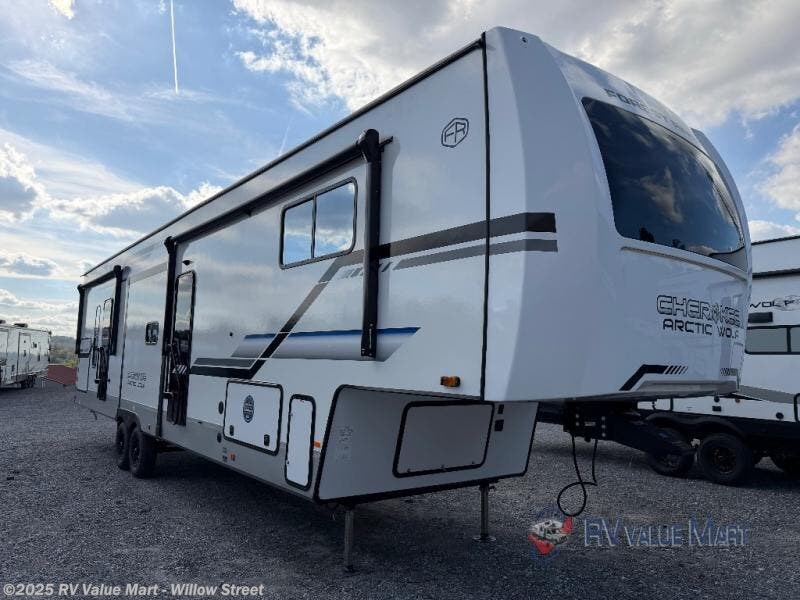 New 2025 Forest River Cherokee Arctic Wolf Suite 3750SUITE available in Willow Street, Pennsylvania