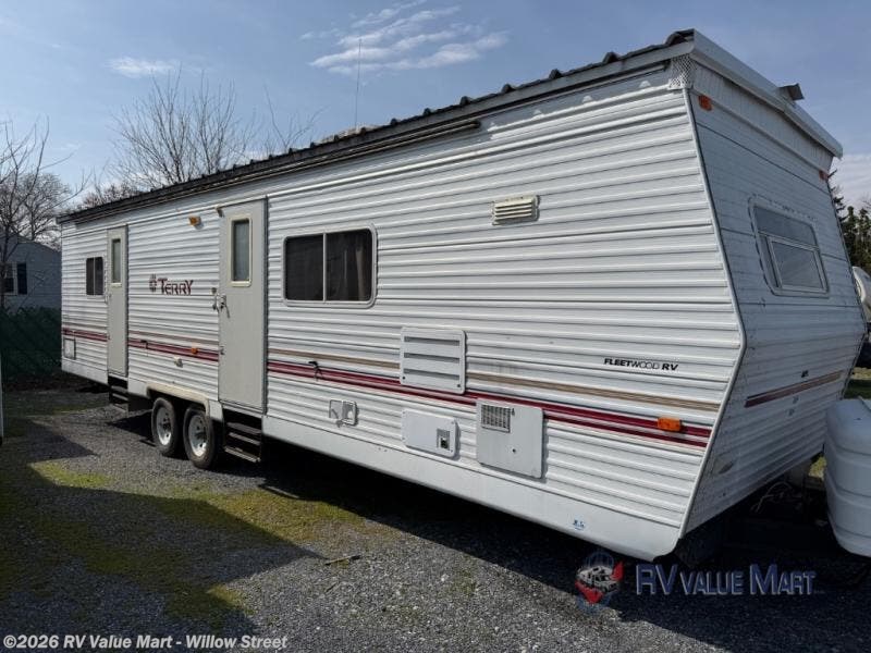 Used 2001 Fleetwood Terry 28RLDS available in Willow Street, Pennsylvania
