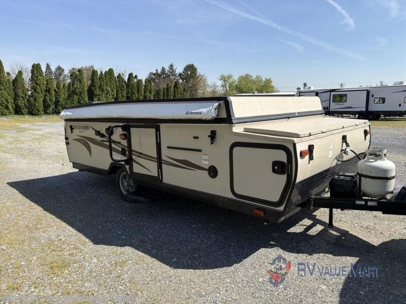 Used 2016 Forest River Rockwood Premier 2514G available in Willow Street, Pennsylvania