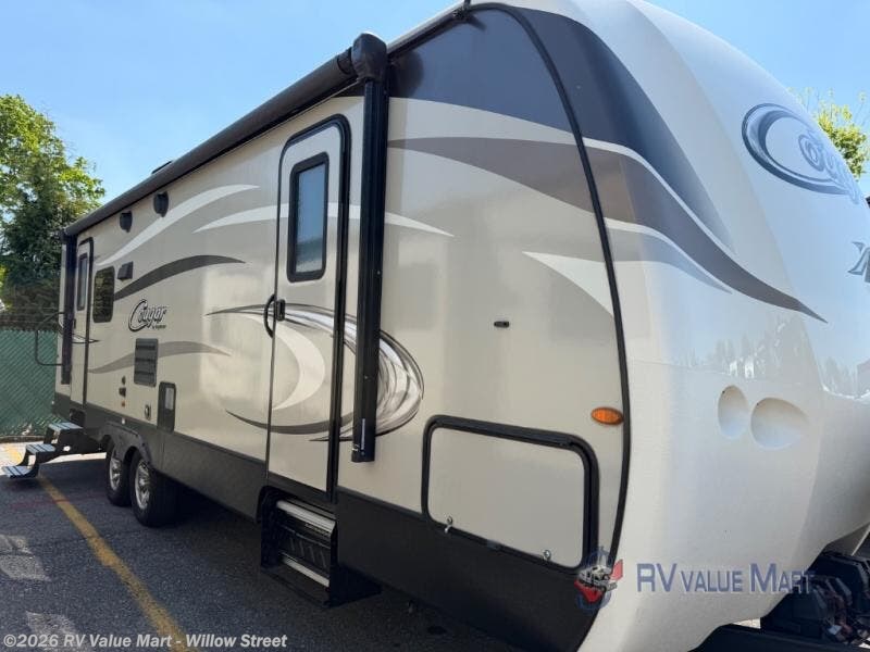 Used 2017 Keystone Cougar X-Lite 28RLS available in Willow Street, Pennsylvania