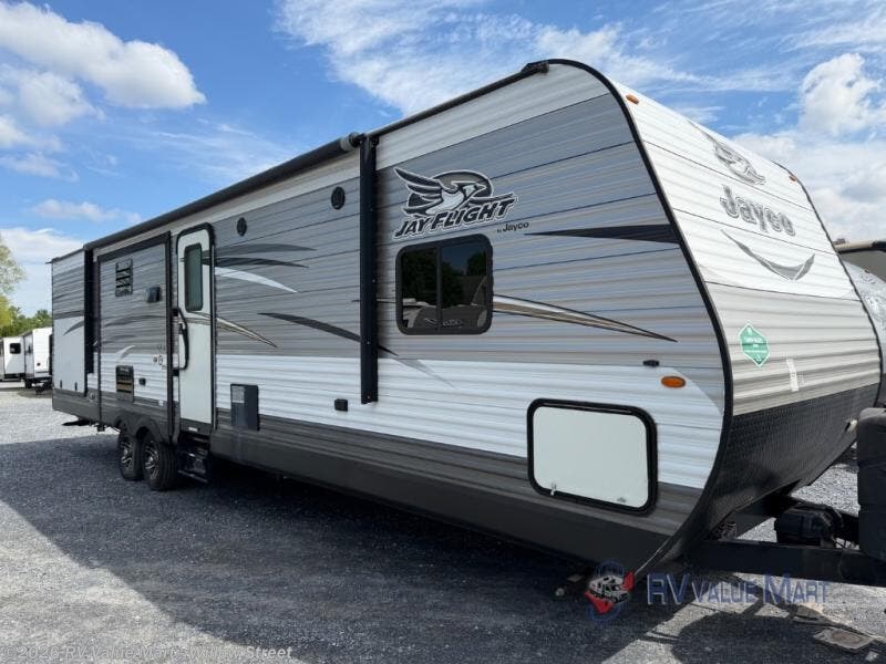 Used 2017 Jayco Jay Flight 33RBTS available in Willow Street, Pennsylvania