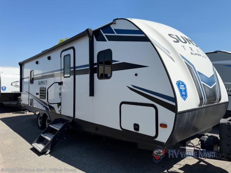 Used 2021 CrossRoads Sunset Trail SS253RB available in Willow Street, Pennsylvania