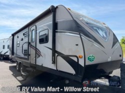 Used 2016 Winnebago Ultralite 28DDBH available in Willow Street, Pennsylvania