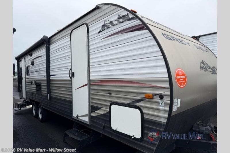 Used 2015 Forest River Cherokee Grey Wolf 26RL available in Willow Street, Pennsylvania