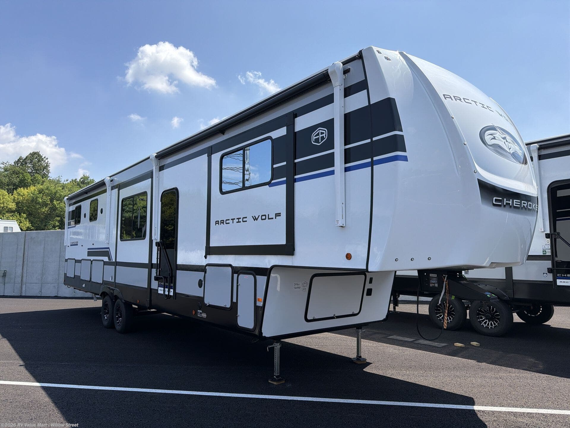 New 2027 Forest River Cherokee Arctic Wolf 3950SUITE available in Willow Street, Pennsylvania