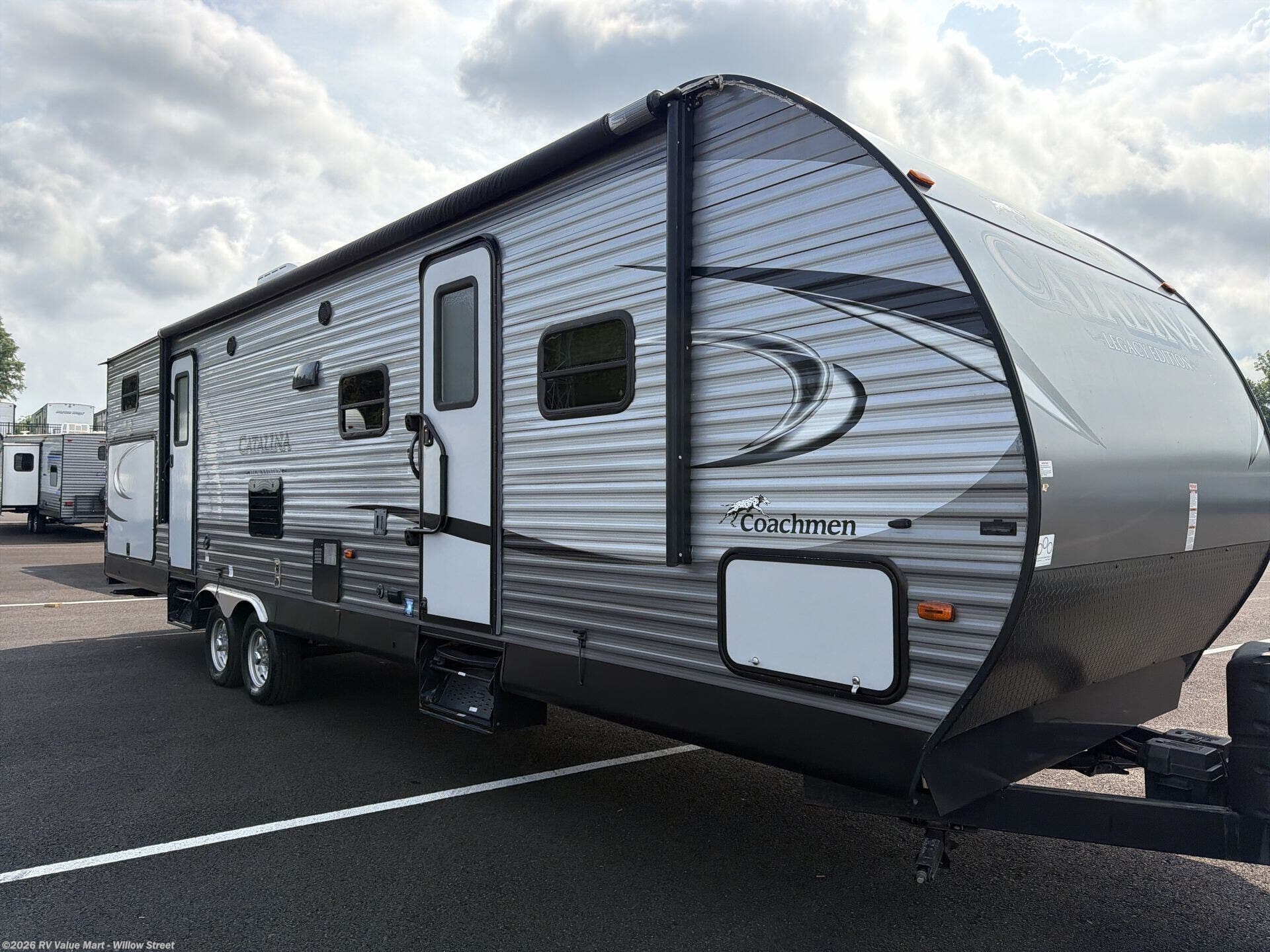 Used 2018 Forest River  Catalina 323BHDSCK available in Willow Street, Pennsylvania