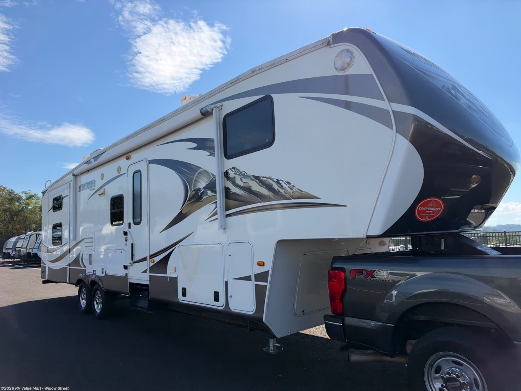 Used 2014 Keystone  Mountaineer M-345DBQ available in Willow Street, Pennsylvania