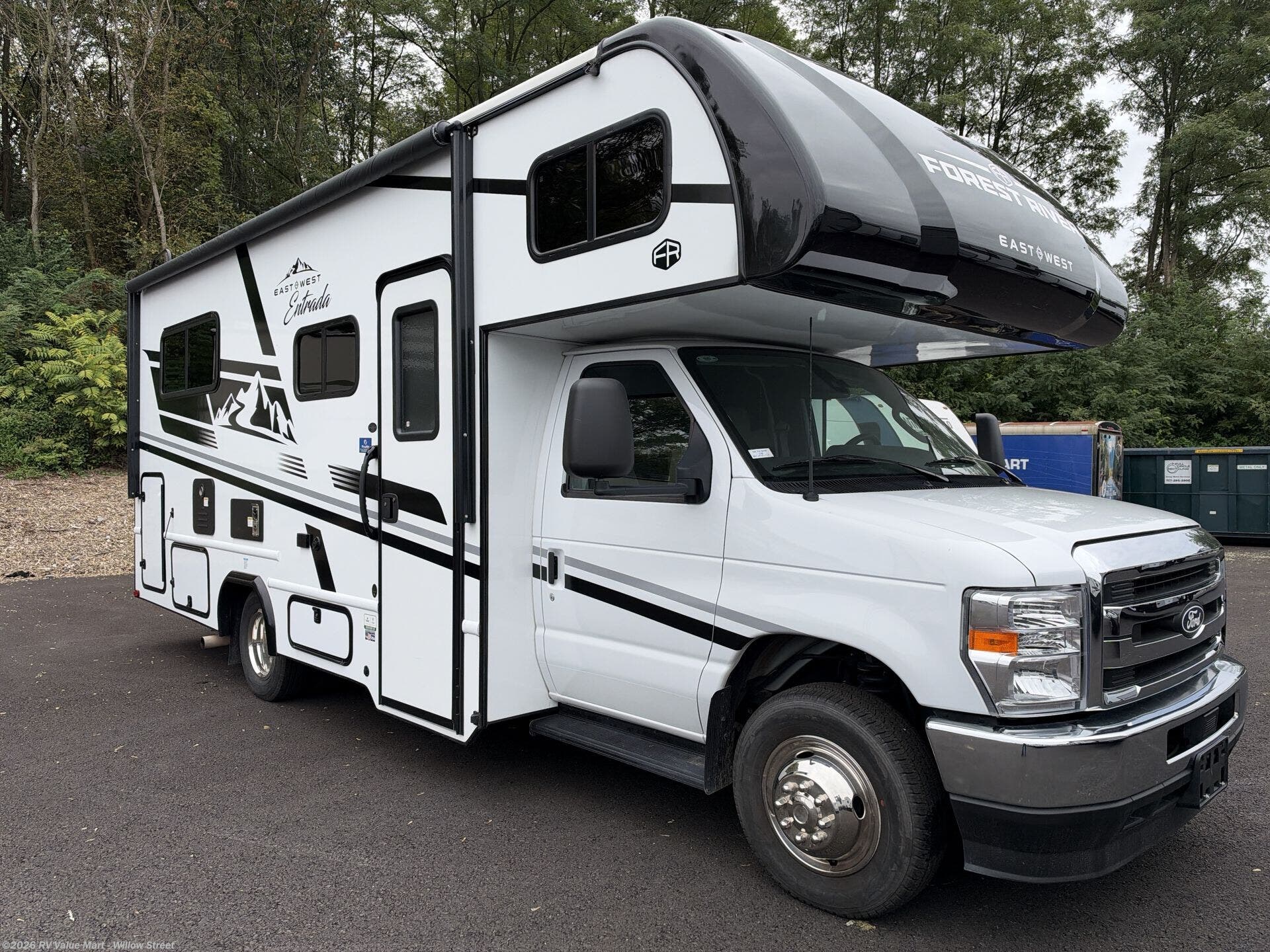 Used 2027 East to West Entrada 2000NS available in Willow Street, Pennsylvania