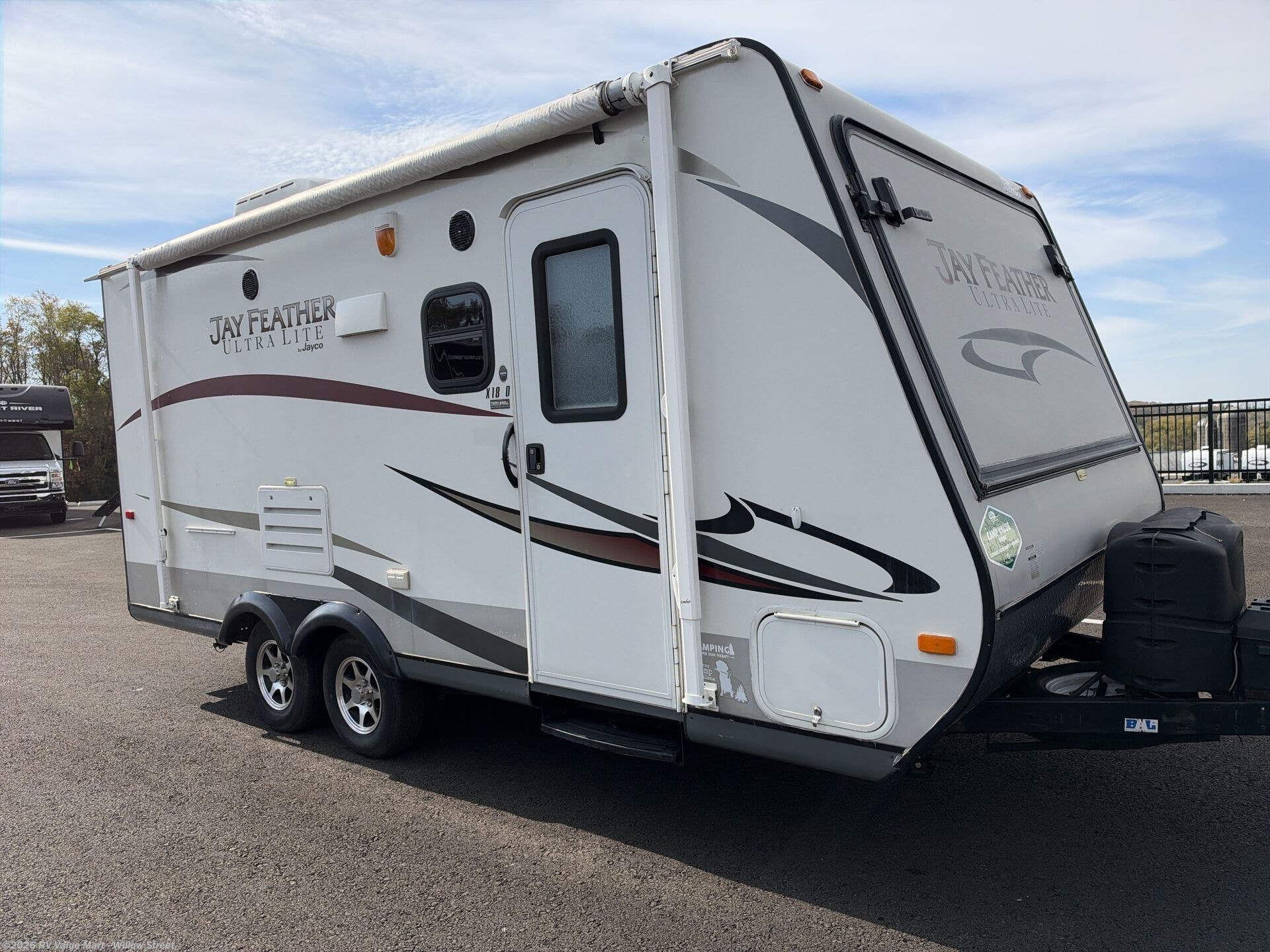 Used 2013  Jayco Jay Feather X18D by Jayco from RV Value Mart - Willow Street in Willow Street, PA