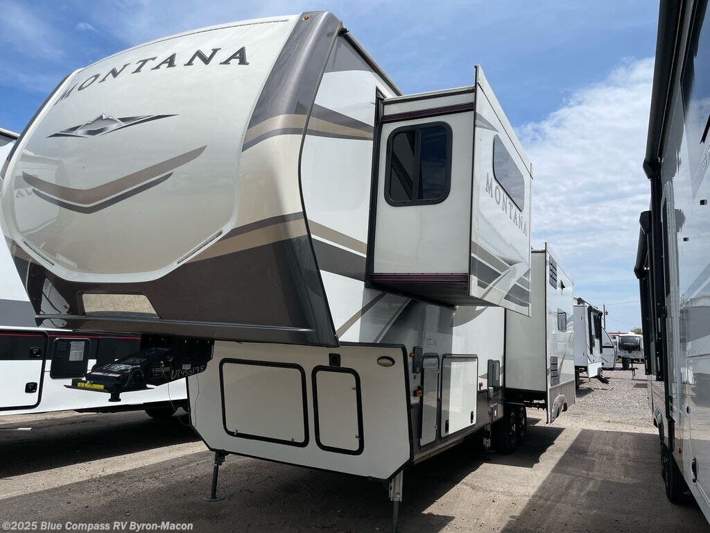 Used 2020 Keystone Montana 312rl available in Byron, Georgia
