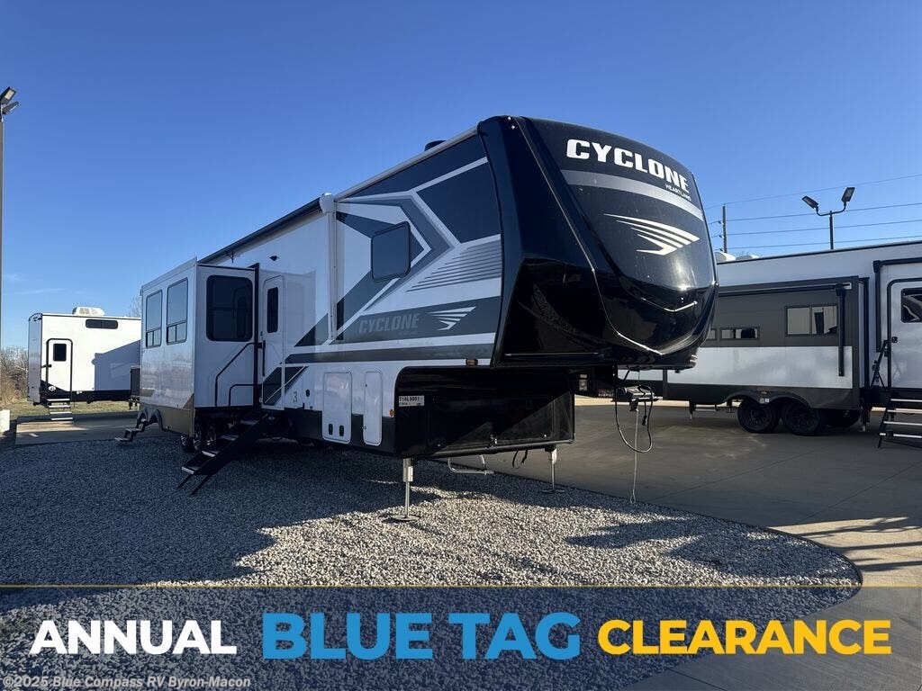 New 2026 Heartland Cyclone 3914 available in Byron, Georgia