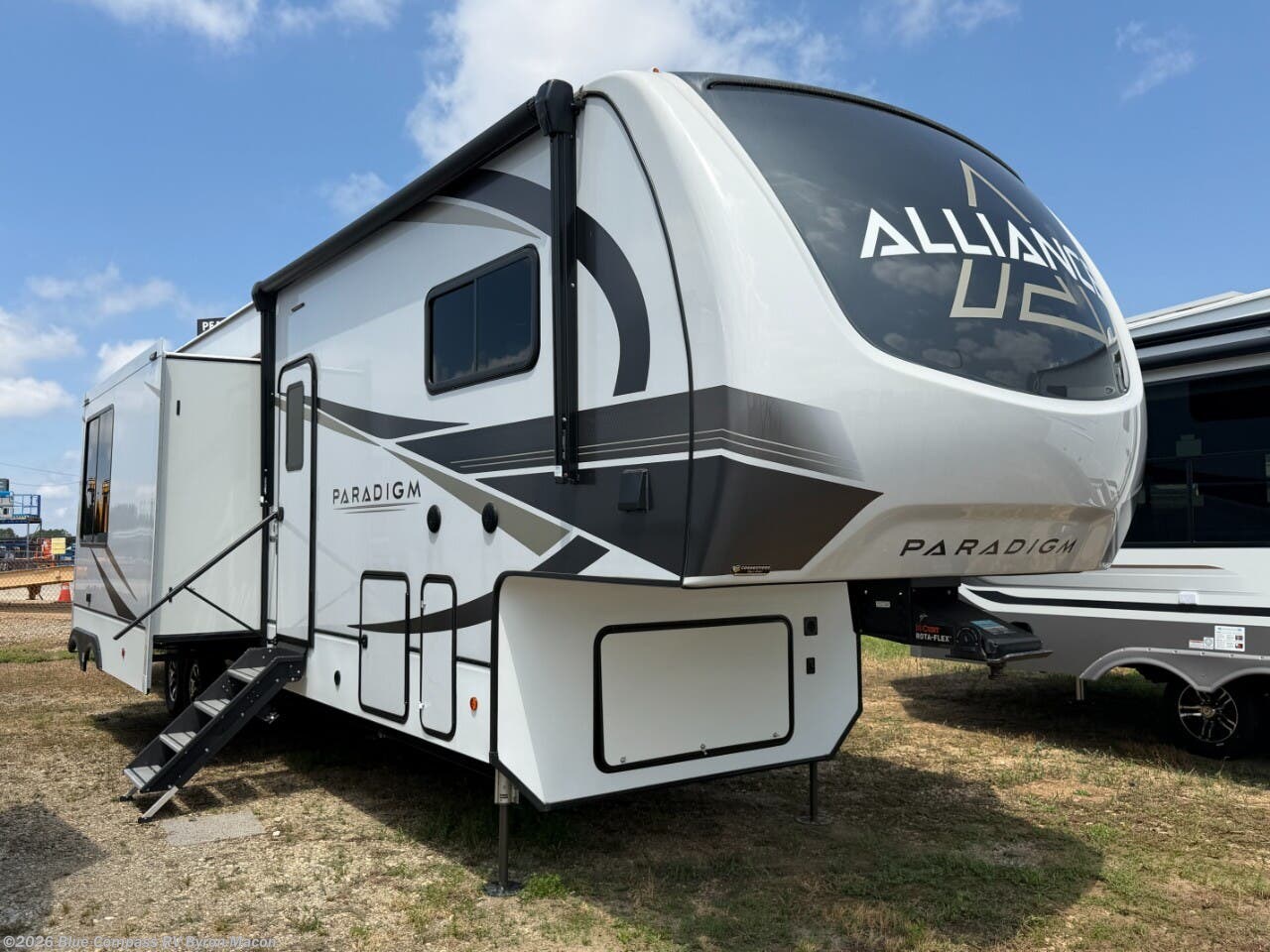 Used 2023  Alliance RV Paradigm 395DS by Alliance RV from Blue Compass RV Byron-Macon in Byron, GA