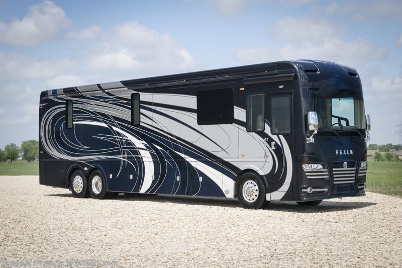 New 2017 Foretravel Realm FS6 Luxury Villa 1 (LV1) Bath & 1/2 Model available in Alvarado, Texas