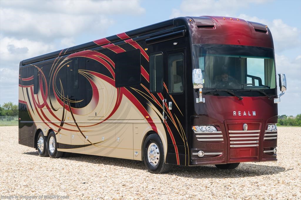 New 2018 Foretravel Realm FS6 Luxury Villa 1 (LV1) SHOW COACH! available in Alvarado, Texas