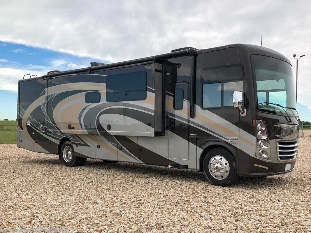 Used 2018 Thor Motor Coach Challenger 37YT available in Alvarado, Texas