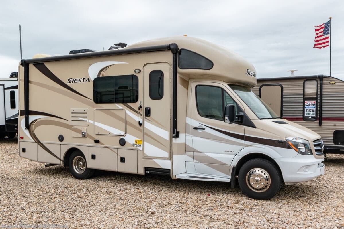 Used 2017  Thor Motor Coach Siesta 24SS by Thor Motor Coach from Motor Home Specialist in Alvarado, TX