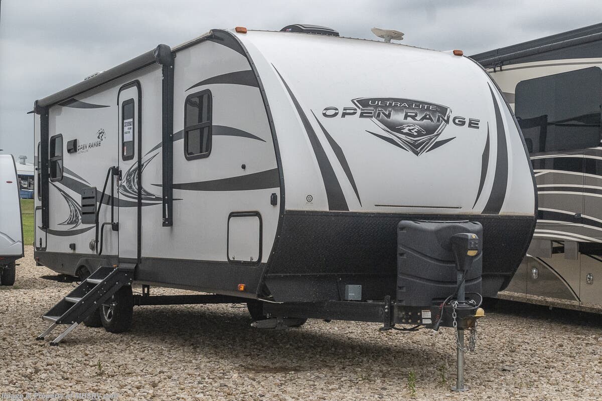 Used 2018  Highland Ridge Open Range Ultra Lite UT2410RL by Highland Ridge from Motor Home Specialist in Alvarado, TX