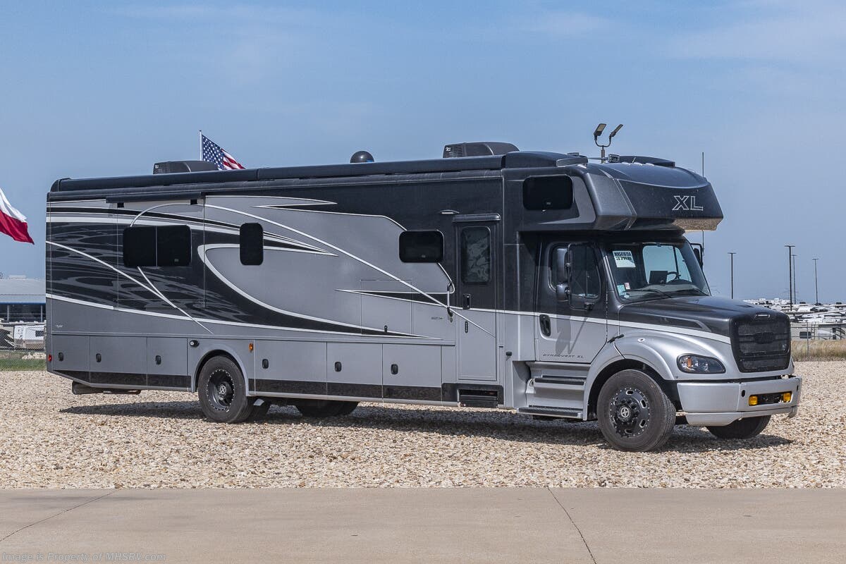 Used 2022 Dynamax Corp Dynaquest XL 37RB available in Alvarado, Texas