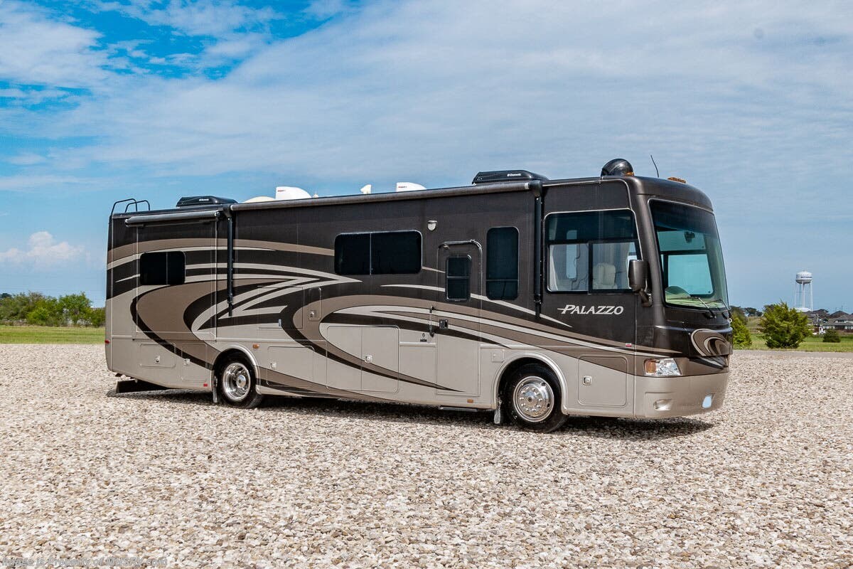 Used 2014 Thor Motor Coach Palazzo 33.2 available in Alvarado, Texas