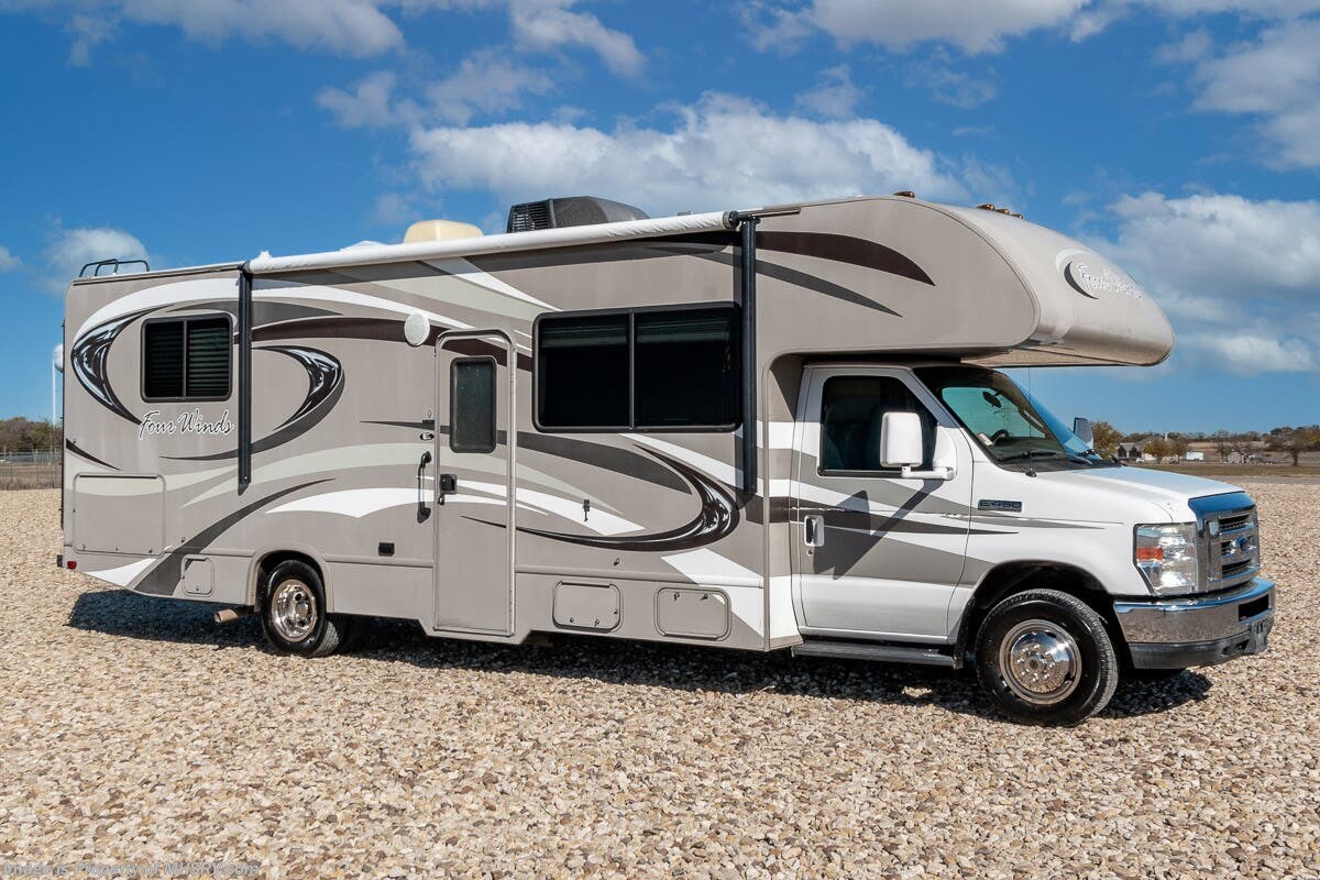 Used 2014  Thor Motor Coach Four Winds 28Z by Thor Motor Coach from Motor Home Specialist in Alvarado, TX