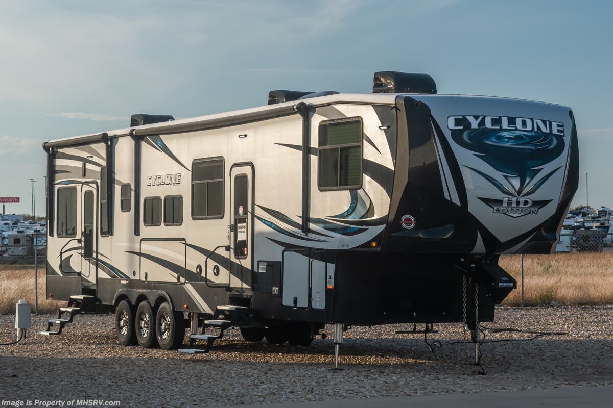 Used 2018 Heartland Cyclone CY 4115 available in Alvarado, Texas