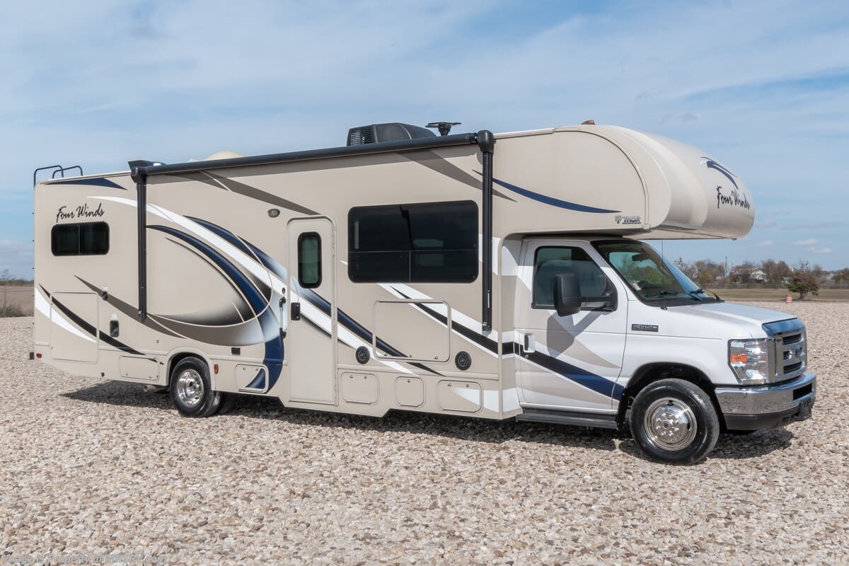 Used 2017  Thor Motor Coach Four Winds 31W by Thor Motor Coach from Motor Home Specialist in Alvarado, TX