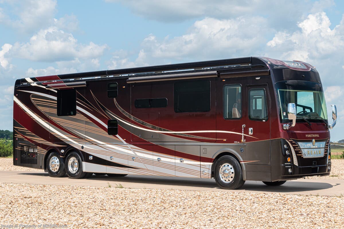 Used 2022 Foretravel Realm Presidential LVB available in Alvarado, Texas