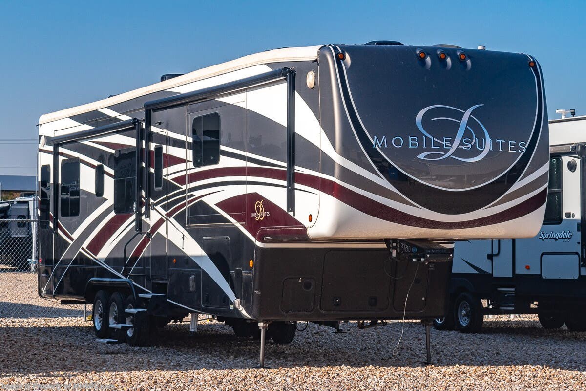 Used 2018  DRV Mobile Suites 39DBRS3 by DRV from Motor Home Specialist in Alvarado, TX