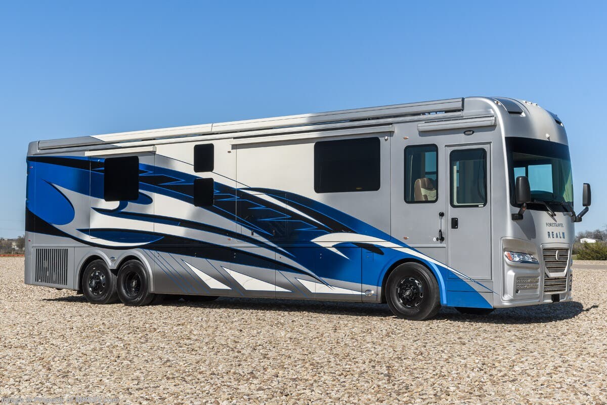 New 2026 Foretravel Realm FS605 Luxury Villa Bunk W/Spa (LVB) W/2 Full Baths available in Alvarado, Texas