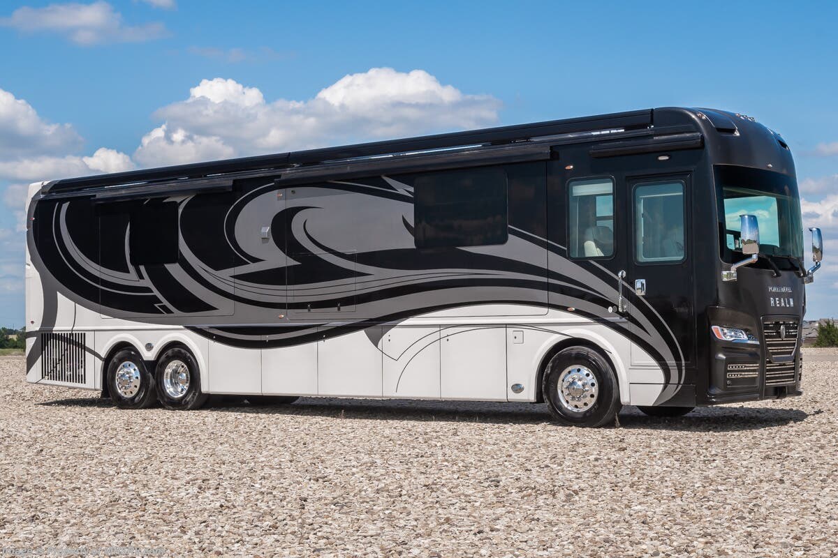 Used 2024 Foretravel Realm FS605 Luxury Villa Master Suite (LVMS) Bath & 1/2 available in Alvarado, Texas