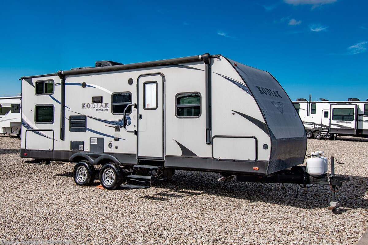 Used 2017  Dutchmen Kodiak Ultra-Lite 243BHSL by Dutchmen from Motor Home Specialist in Alvarado, TX