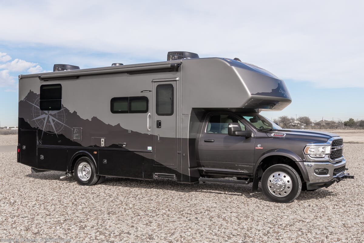 Used 2024 Dynamax Corp Isata 5 Series 28SS available in Alvarado, Texas