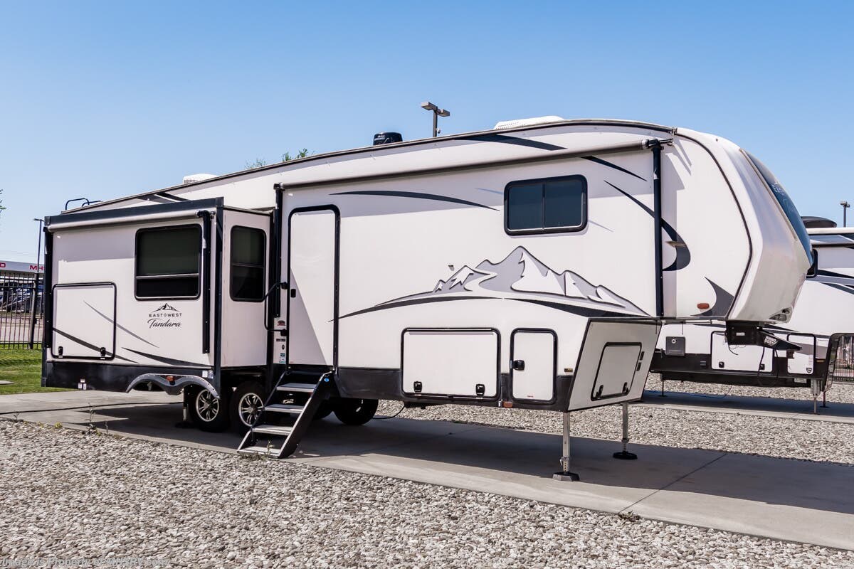 Used 2022 East to West Tandara 321RL-OK available in Alvarado, Texas