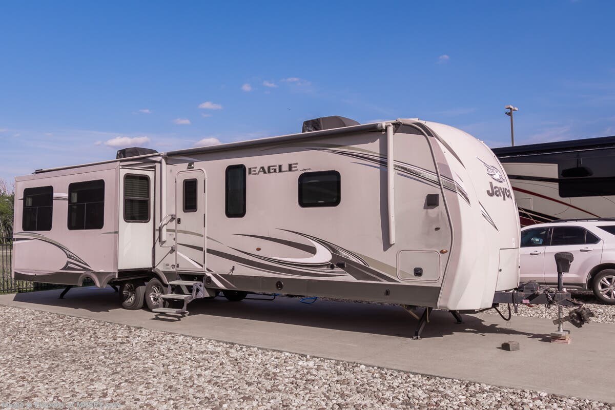 Used 2017 Jayco Eagle 338RETS available in Alvarado, Texas