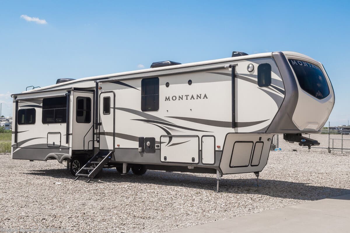 Used 2017 Keystone Montana Legacy 3921 available in Alvarado, Texas