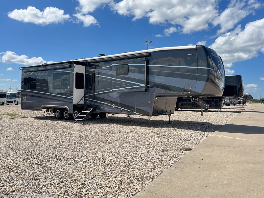 Used 2025 DRV Mobile Suites MS Houston available in Alvarado, Texas
