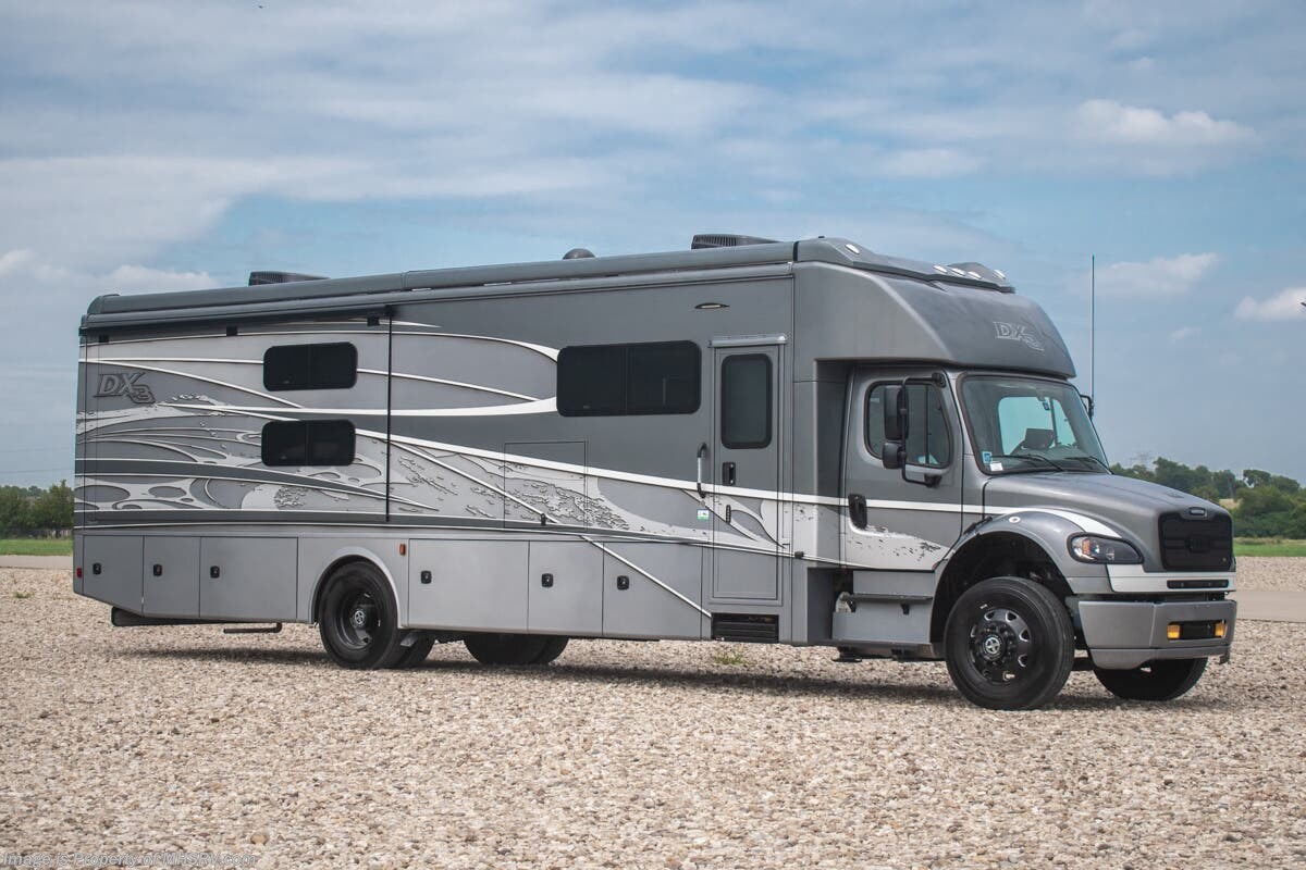Used 2022 Dynamax Corp DX3 37BD available in Alvarado, Texas