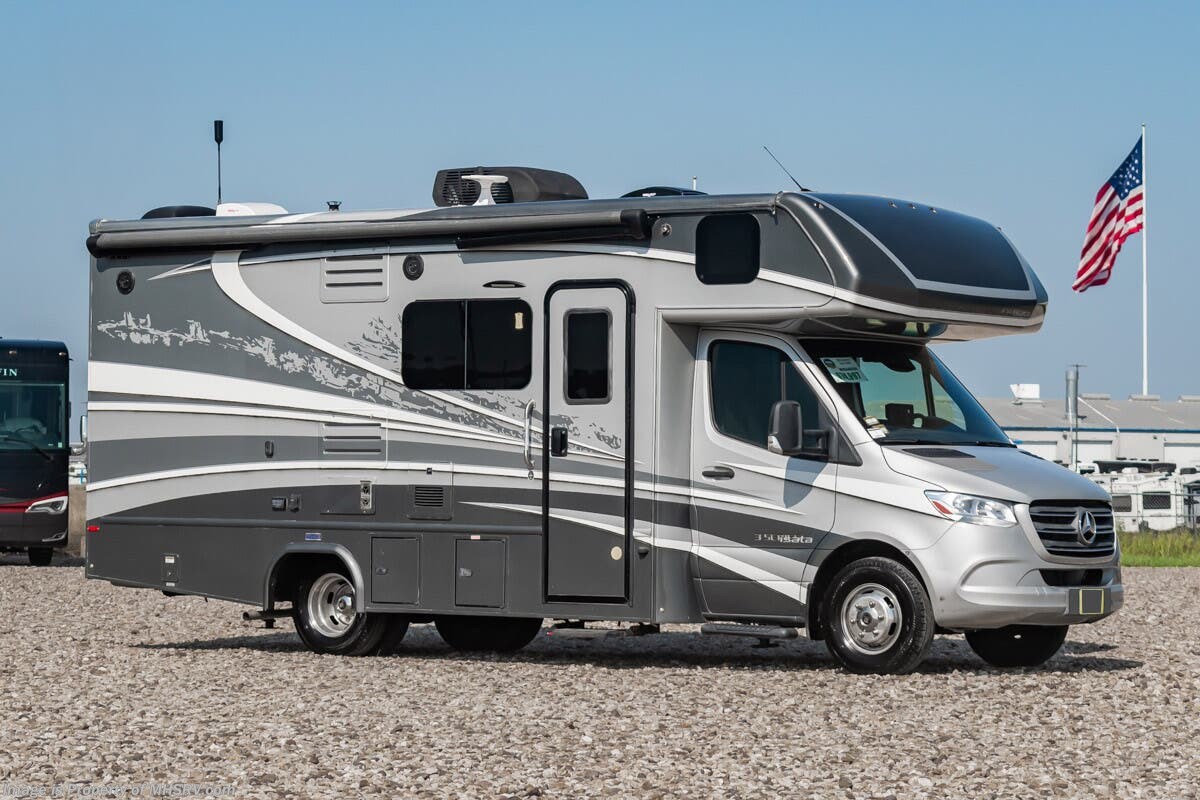 Used 2020 Dynamax Corp Isata 3 Series 24FW available in Alvarado, Texas